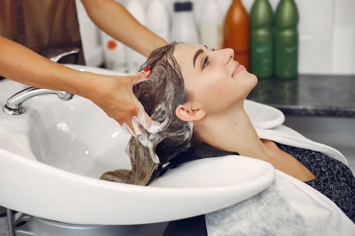 Head Turners: Revolutionizing Salon Management